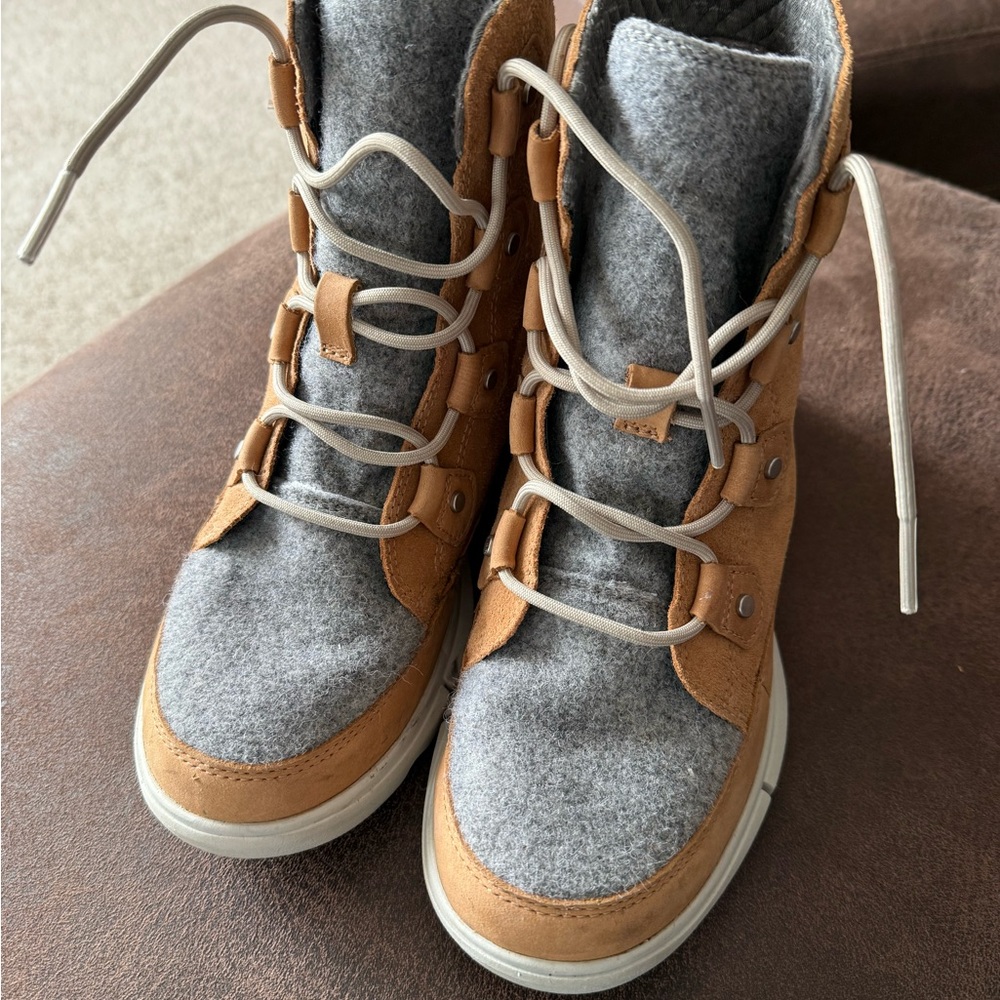 Sorel Women's Winter Boots - Gray and Tan